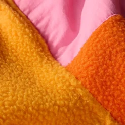 New The North Face Unisex TNF X Yinka Ilori Retro Denali Jakke Red Orange-Apricot Glaze