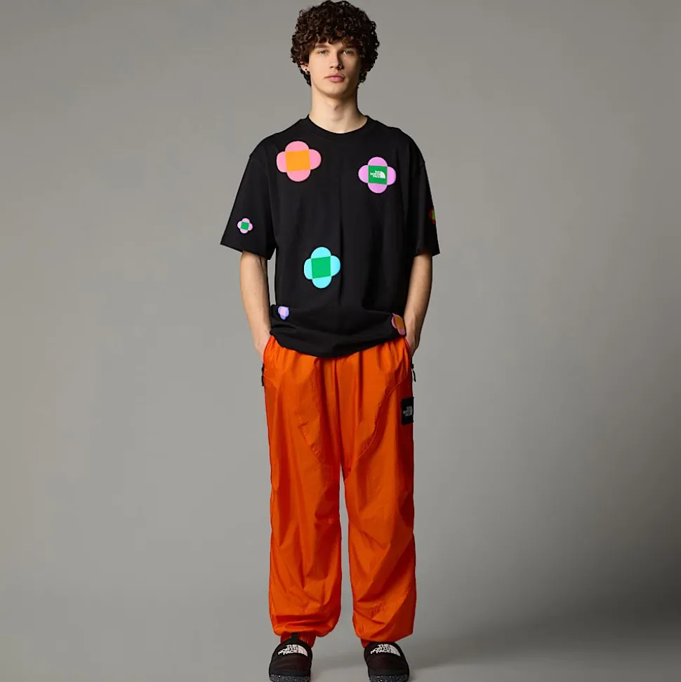 Hot The North Face Unisex TNF X Yinka Ilori Let's Blossom Together T-shirt TNF Black